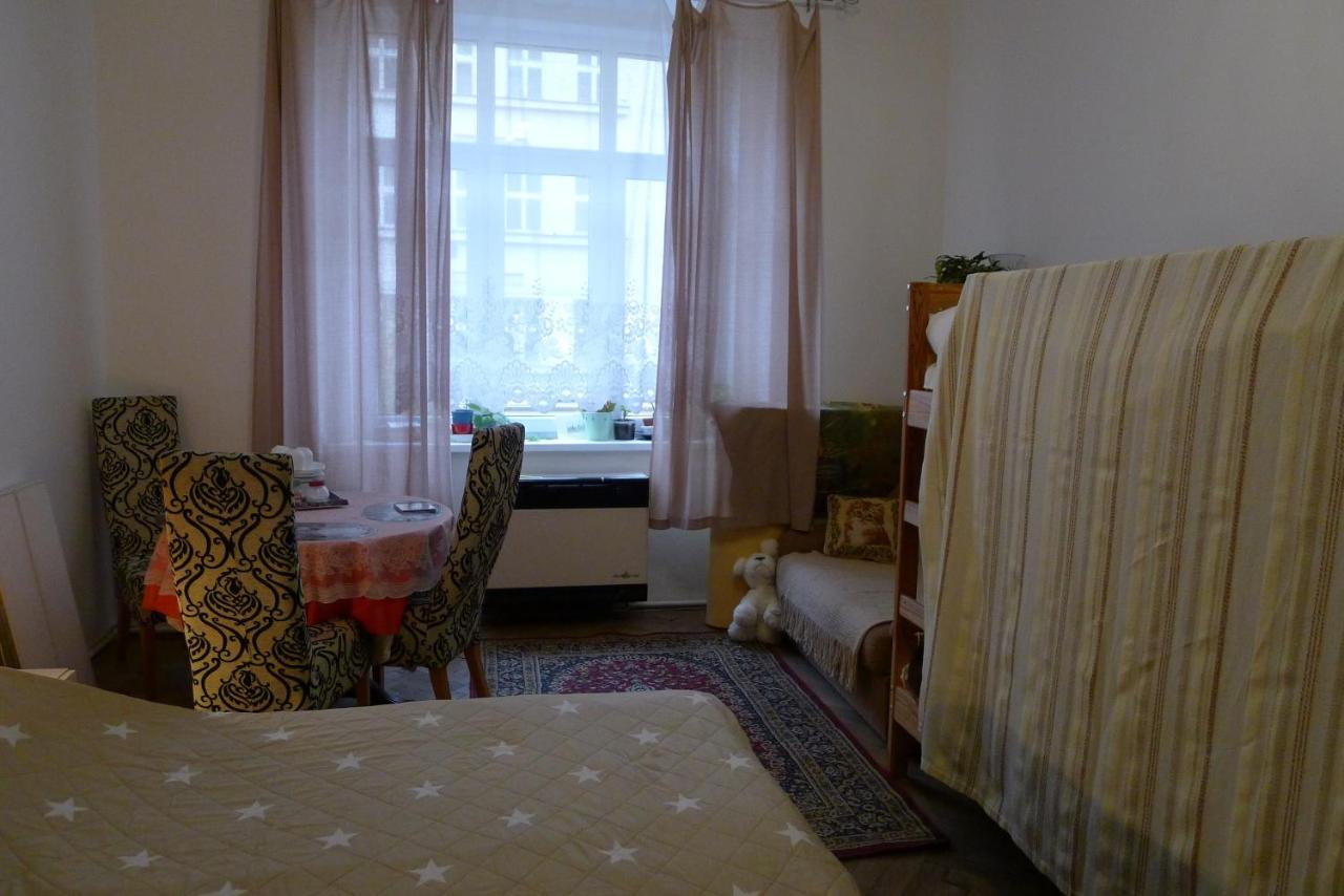 Cozy Modest Room For 2 Or 3 Persons Prag Exteriör bild