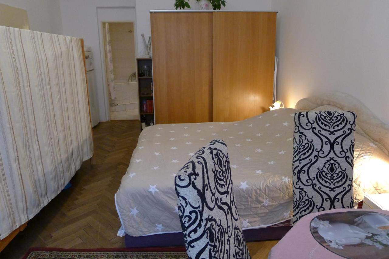 Cozy Modest Room For 2 Or 3 Persons Prag Exteriör bild